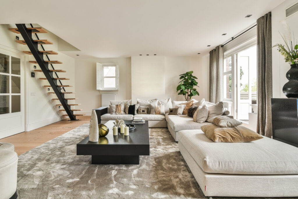 living room -spacious apartment