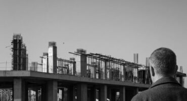 offplan vs ready property in dubai